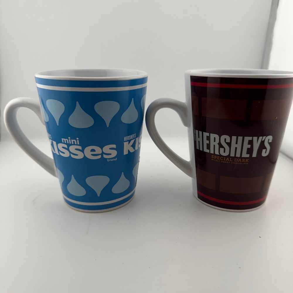 Hershey Galerie Coffee Mug Set OS Blue Brown Mini Kisses Special Dark Candy Core